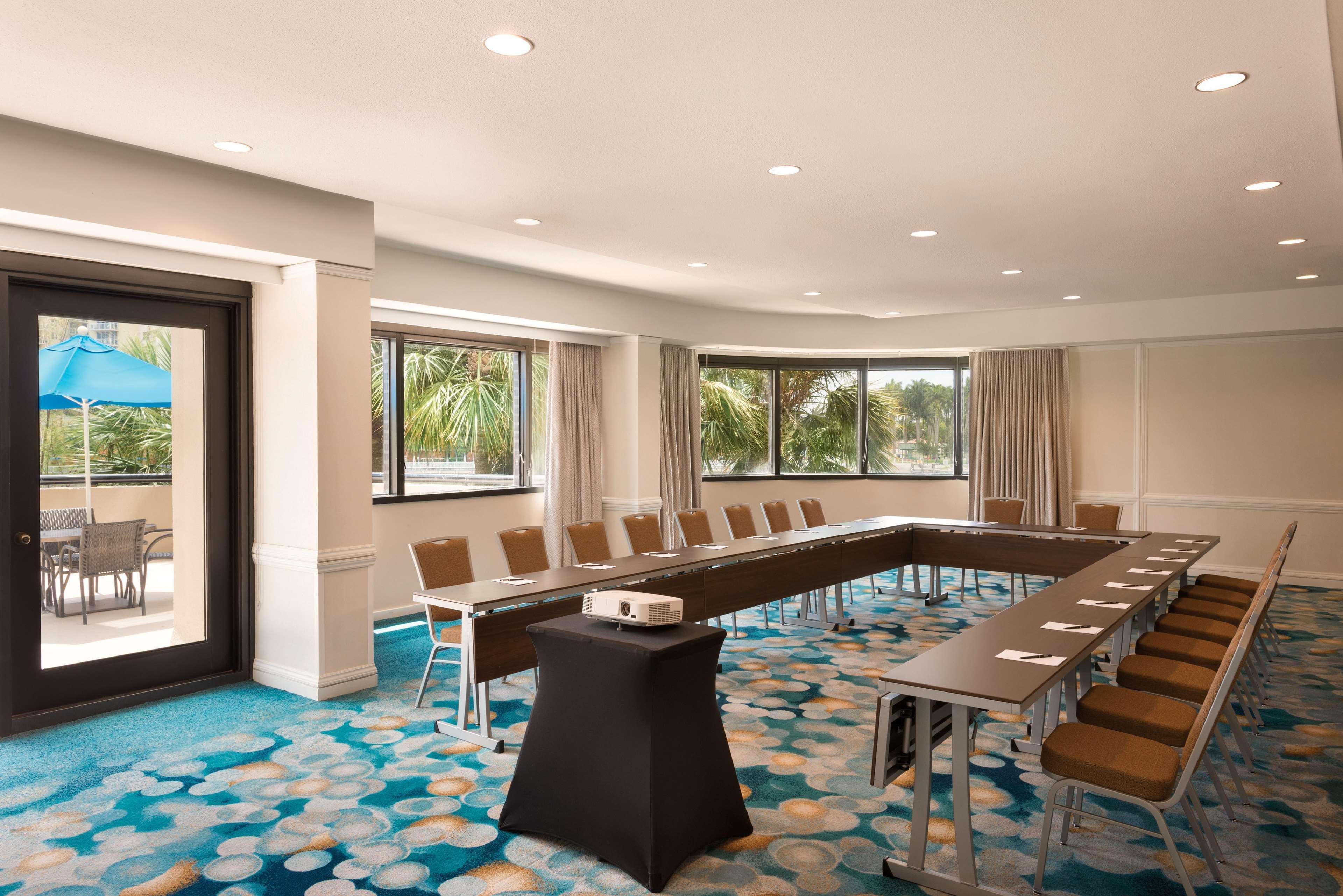 Hilton Miami Airport Blue Lagoon Exterior foto