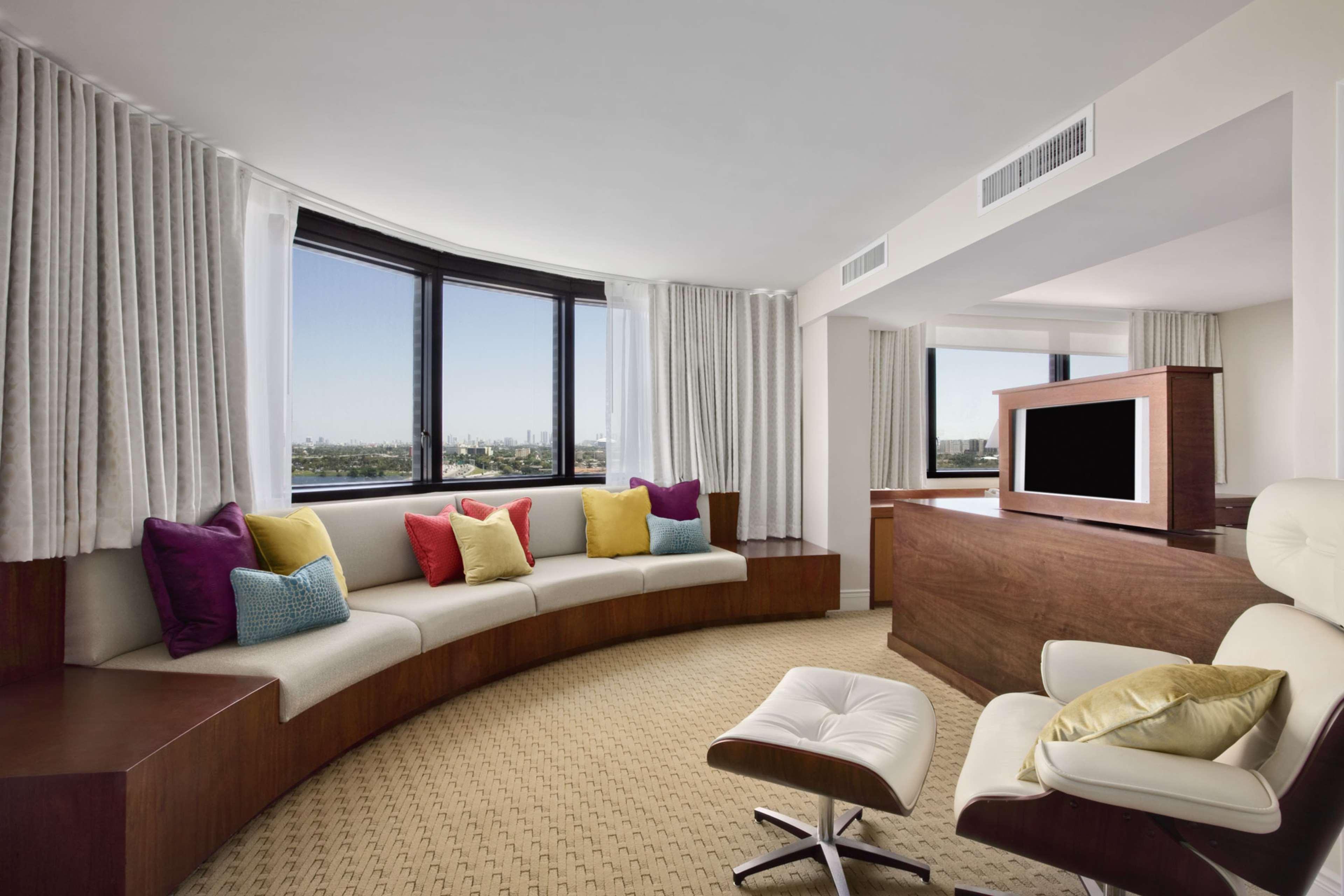 Hilton Miami Airport Blue Lagoon Exterior foto