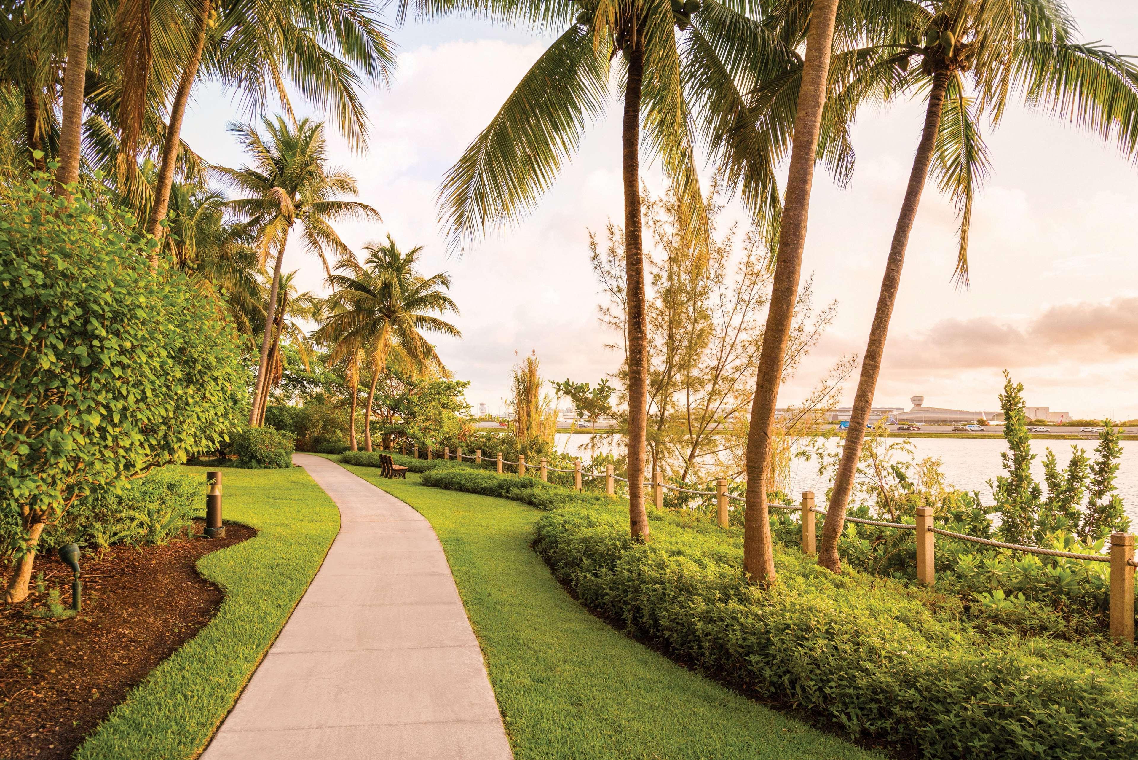 Hilton Miami Airport Blue Lagoon Exterior foto